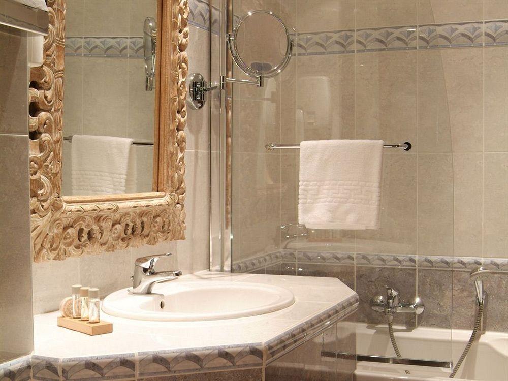 Hotel Château De La Tour Cannes